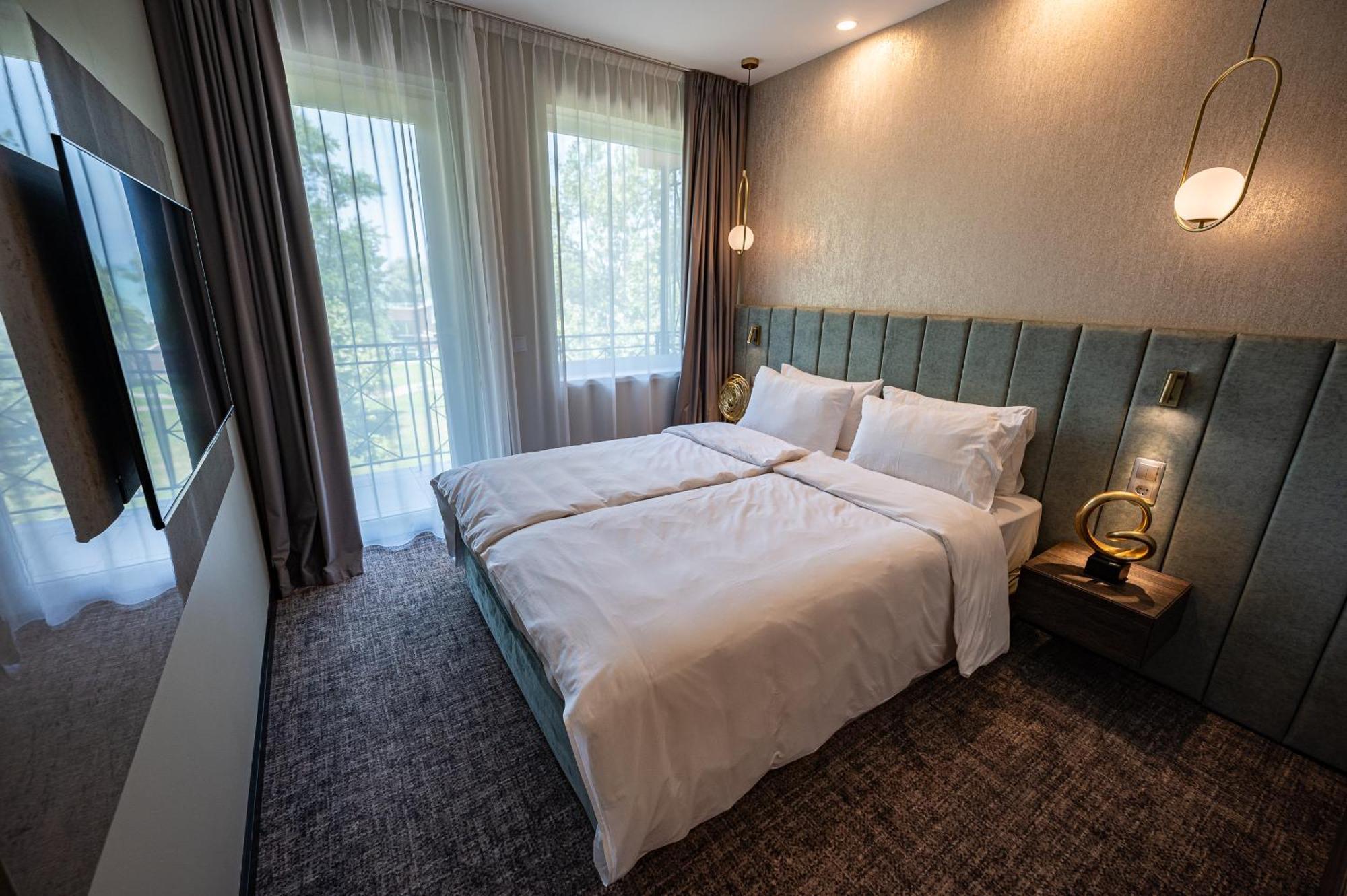 Hotel Azur Premium Siofok Dış mekan fotoğraf