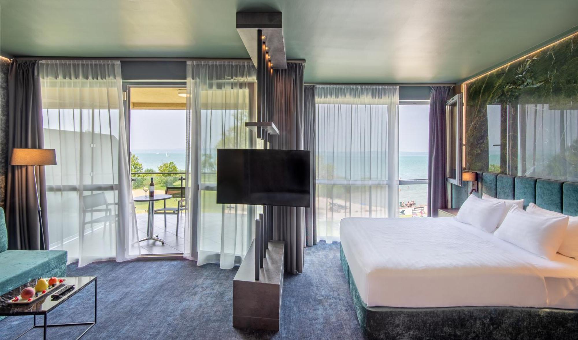 Hotel Azur Premium Siofok Dış mekan fotoğraf