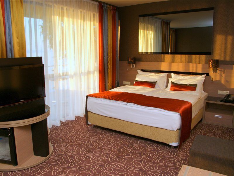 Hotel Azur Premium Siofok Dış mekan fotoğraf